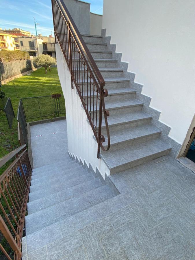 I Fiori Di Pietra Aparthotel Pietra Ligure Bagian luar foto