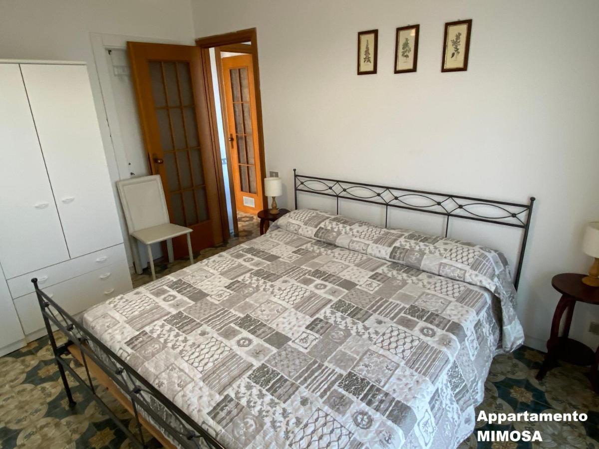 I Fiori Di Pietra Aparthotel Pietra Ligure Bagian luar foto