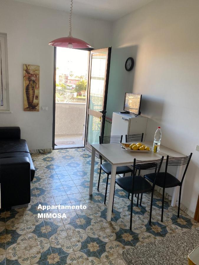 I Fiori Di Pietra Aparthotel Pietra Ligure Bagian luar foto