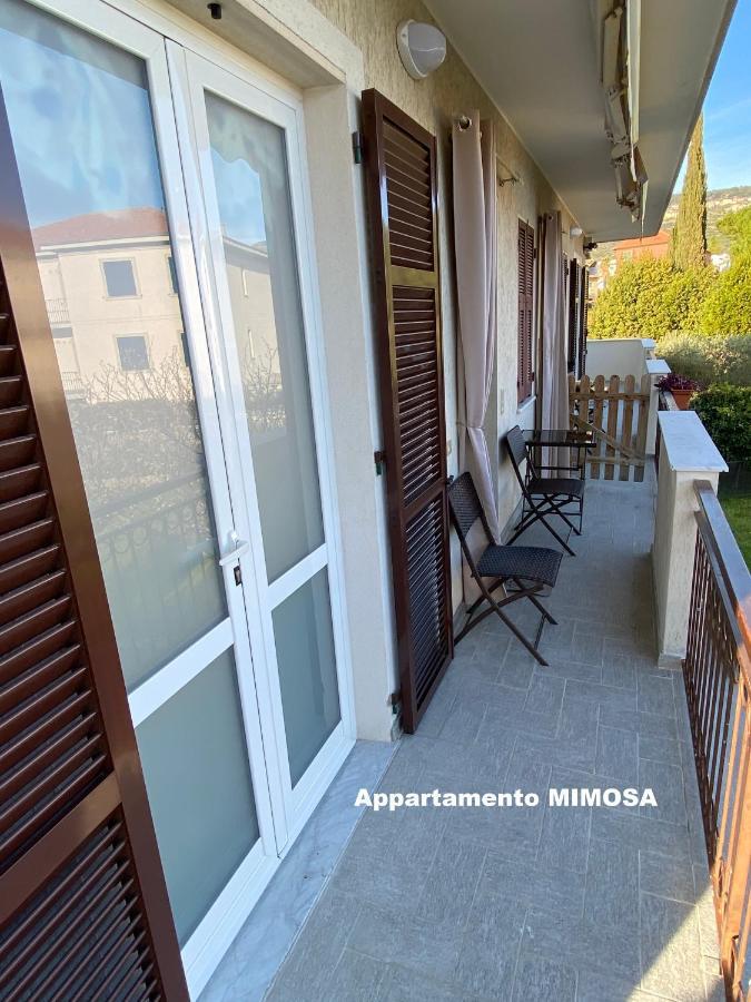 I Fiori Di Pietra Aparthotel Pietra Ligure Bagian luar foto