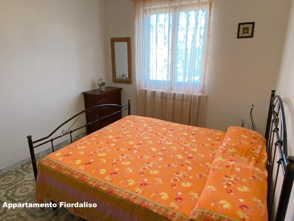 I Fiori Di Pietra Aparthotel Pietra Ligure Bagian luar foto